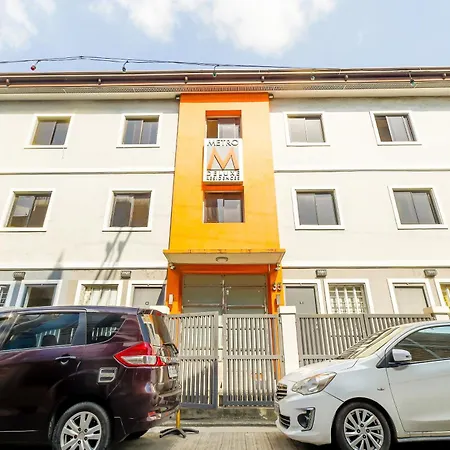 Metro Deluxe Residences
